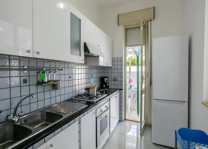 דירה Semi-detached With Private Garden *