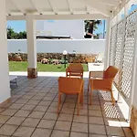 Semi-detached With Private Garden ريتاني