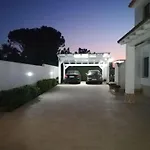 شقة Semi-detached With Private Garden *