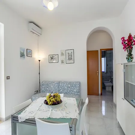 Semi-detached With Private Garden Апартаменты *