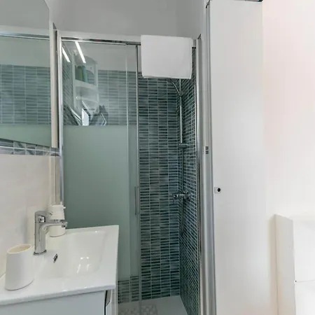 Апартаменты Semi-detached With Private Garden Рейтани