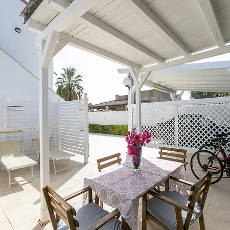 Semi-detached With Private Garden Апартаменты