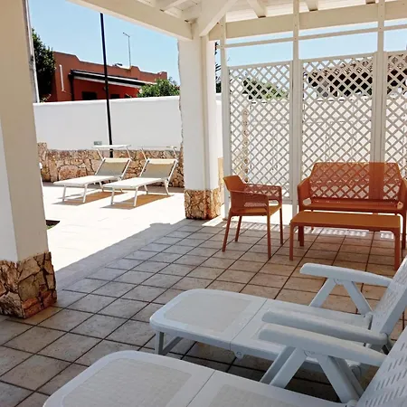 Апартаменты Semi-detached With Private Garden Рейтани
